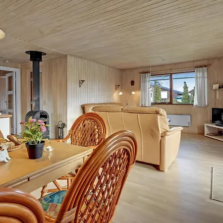 Ferienhaus In With Kitchen *